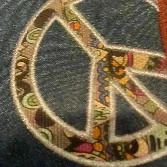 Beautiful boho elephant sakroots denim messenger bag.  Never used 🐘🐘 - Picture 3 of 4